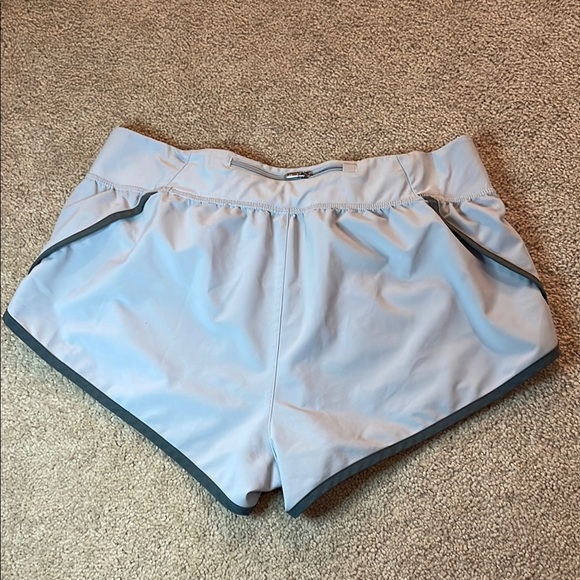 Under Armour Women’s Speedpocket Heatgear Shorts 1323872 011 Grey Size L - Picture 5 of 5